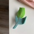 Details der Tulpen-Haarklammer aus Acetat mit grünen Blüten und Strassbesatz - Grüne Tulpe Haarklammer