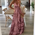 Bohemian pink floral maxi dress with V-neck and thin straps for a retro summer style - M / Pink