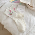 Weiße Baumwollsocken mit nice DAY Bestickung und bunten Blumenmustern am Sockenbund - Stern