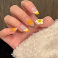 Kurze Mandel-Kunstnägel mit 3D-Blumen und orangefarbenem French-Nagelspitzen-Farbverlauf - Orange-Gelb Farbverlauf 3D Blumenstil(JL0677)