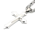 Détail du pendentif croix triple couche en acier inoxydable avec chaîne quille - Acier Style B