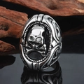 Anillo punk de calavera vintage en acero inoxidable para hombre con grabados plateados - US 8 / Plata Retro (KR19934-D)
