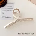 Grande molletta per capelli in metallo argento opaco con nodo, lunga 12 cm - Grande Molletta a Croce Argento Opaco / Lunghezza circa 12cm