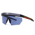 Oversized matzwarte shield zonnebril met blauwe glazen en gekleurde strepen op pootjes - Zwart montuur diepblauwe glazen