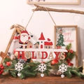 Adorno navideño de madera con Papá Noel, campanas y texto Holidays sobre una rama - R-C89 Colgante de Madera de Papá Noel