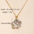 Dettaglio della collana a fiore bicolore con perla bianca e dimensioni del prodotto - Stile Patchwork Fiore di Perla Bicolore (Stile 2)