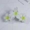 Haarklem met drie bloemen en wit naar lichtgroen verloop van hars bloemblaadjes - 10CM Lichtgroen