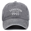 Dettaglio del ricamo bianco 1991 Limited Edition su cappellino in cotone lavato grigio scuro - Grigio