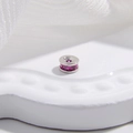 Dettaglio del distanziatore in argento con zirconi rosa incastonati a mano - Argento Rosa Rosso Zirconi 4mm