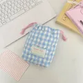 Gewatteerde blauw geruite cameratas met hartjespatroon en roze trekkoordsluiting - Lichtblauw Gingham (1 cm)