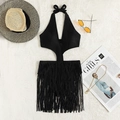 Bikini licou noir élégant avec découpes et franges sur un fond en peluche douce et luxueuse - S / Noir