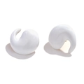Pendientes modernos de esmalte blanco con forma de coma y baño de oro de 18 quilates - Pendientes de Botón de Esmalte de Cola de Coma - Blanco