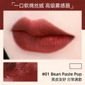 Rossetto opaco vellutato tonalità #01 Pasta di fagioli con prova sulle labbra e texture - 6.5g / 01# Pasta di Fagioli Pop