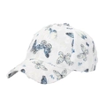 Détail de la casquette en dentelle blanche à motifs papillons bleus et bords effilochés - Style Papillon Bleu Blanc (C)