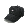 Détail de la broderie nœud rose sur casquette de baseball en denim noir lavé pour femme - Noir / M (56-58cm)