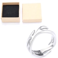 Anello punk a fiamma in acciaio inossidabile argento con scatola regalo e design unico - US 7 / Stile texture fiamma con portagioie (15309)