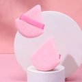 Piumini da cipria rosa triangolari con nastro per un'applicazione di trucco impeccabile - Rosa