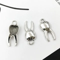 Drei silberne Zahn-Anhänger aus Legierung für DIY-Schmuck mit realistischen Details - Kleiner Zahn (8x19mm)