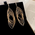 Vintage-Ohrhänger aus Gold mit Zirkonia-Ovalen und strukturierter Metalloberfläche - Gold