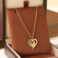 Collier cœur doré en acier titane avec pendentif silhouette orné de diamants - Style silhouette personnage cœur doré (KN292755-Z)