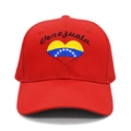 Casquette de baseball rouge avec drapeau du Venezuela brodé et lettrage en cœur - Drapeau en Cœur - Rouge