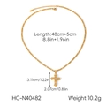 Detailoverzicht van gouden kruis ketting met afmetingen en technische specificaties - Figaro ketting kruis met zirkonia (HC-N40482)