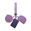 Vista detallada del bolso de muñeca 3 en 1 violeta con mini bolsitas y correa extra - Violeta Claro