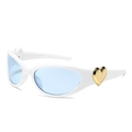 Gafas de sol Y2K con montura blanca brillante, lentes azules y detalle de corazón dorado - Montura Blanca Sólida Lente Azul