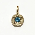 Pendentif rond doré orné d'une étoile en relief et d'une pierre de naissance bleue - Or - Mars
