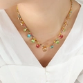 Collana di strass colorati con base in rame dorato e vivaci cristalli multicolore - Collana con strass arcobaleno oro