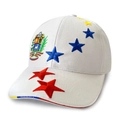 Dettaglio ravvicinato del ricamo dello stemma del Venezuela su un cappellino bianco - Sette Stelle - Bianco
