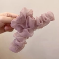 Rosafarbene Haarklammer aus Netzstoff mit Blumendesign für elegante Sommerfrisuren - Rosa