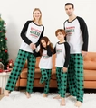 Pigiama coordinato famiglia con scritta natalizia e pantaloni a quadri verdi accoglienti - S / Stile Bambini