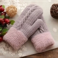 Cozy lavender knitted cable mittens with pink faux fur cuffs for winter warmth - One Size / Purple
