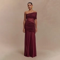 Robe longue asymétrique bordeaux en tulle avec détails froncés et empiècement à la taille - S / Bordeaux