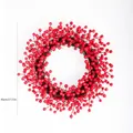 Vista dettagliata della ghirlanda natalizia da 45cm con bacche rosse e rami marroni - Corona di Bacche 45CM 7 Teste