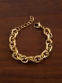 Dettaglio del bracciale a catena spessa placcato oro 18k con chiusura a moschettone - Oro