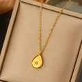 Elegante goldfarbene Halskette mit Tropfenanhänger, Sternschliff und Zirkonia-Inlay - 032
