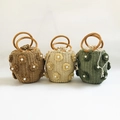 Stroh-Eimertaschen in Dunkelbraun, Beige und Olivgrün mit Blumen- und Perlenakzenten - Grün