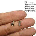 Detailansicht der silbernen Perlenkappe mit 6mm Durchmesser und 1,2mm Lochmaß - Stil 1