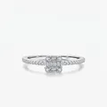 S925 Sterlingsilber Ring mit quadratischem Cluster aus Zirkonia Steinen auf weißem Hintergrund - US-Größe 5 / Quadratisch