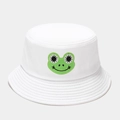 Dettaglio del ricamo a rana verde sul cappello alla pescatora in cotone bianco - M (56-58cm) / Bianco