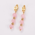 Pendientes colgantes de cuentas rosas con aros dorados en un estilo elegante para vacaciones - Dorado