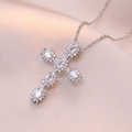Collier croix en argent avec zircons ovales transparents et cristaux sertis en pavé - Argent avec Zircone Blanche Style Croix (X1328)