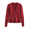 Gilet en tricot rouge foncé avec garniture en plumes et boutons en perles élégants - S / Rouge