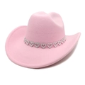 Chapeau de cowboy en laine rose avec chaîne de cœurs argentés et bord incurvé sur fond blanc - M(56-58cm) / Rose