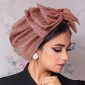 Turbante brillante de oro rosa con decoración de lazo grande para mujeres - Rojo