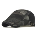 Casquette plate en maille noire avec motif camouflage gris et boucle métallique - Réglable / Camouflage Noir