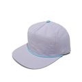 Détail de la casquette lavande séchage rapide avec cordelette et bouton bleu - M (56-58cm) / Mauve Clair