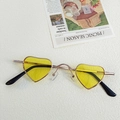 Fashionable heart-shaped children's sunglasses with gold metal frames and yellow lenses - Yellow